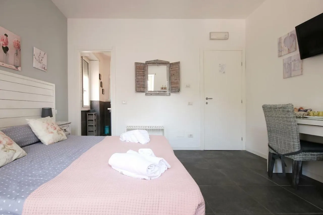 Le Cupole Bed & Breakfast Rome 2*,  Italy